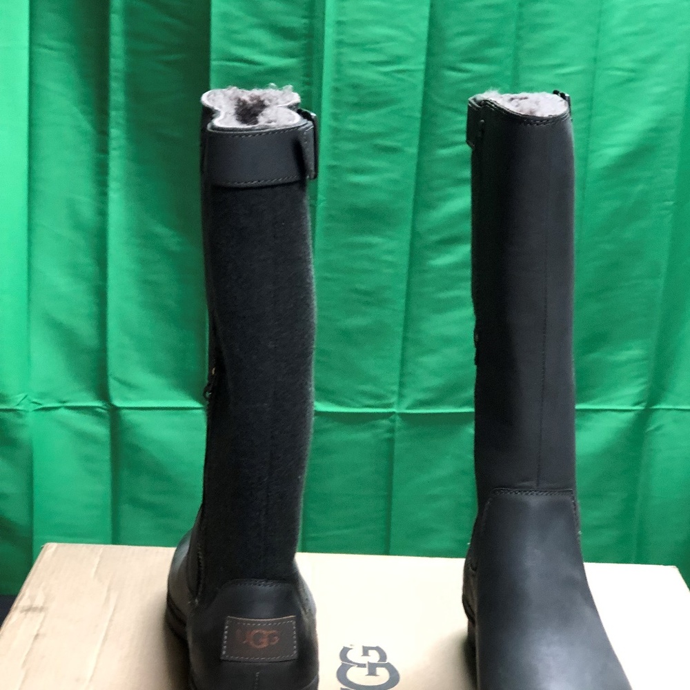 UGG Boots - Picture 2 of 5